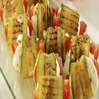 Rolinhos de Abobrinha com Mussarela de Búfala