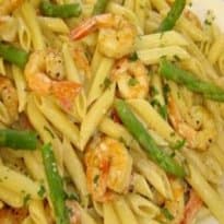 Penne com Aspargos Frescos Camarões Flambados