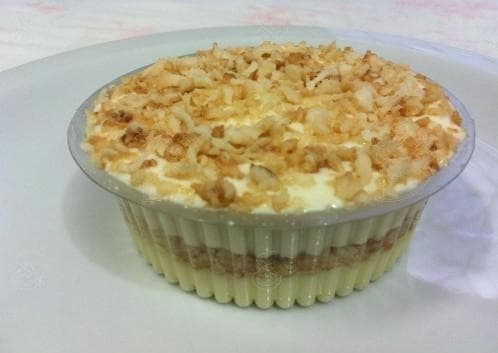 Sobremesa rápida de coco queimado com leite condensado