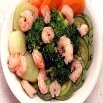 Salada de Vegetais e Camarão com Molho de Missô