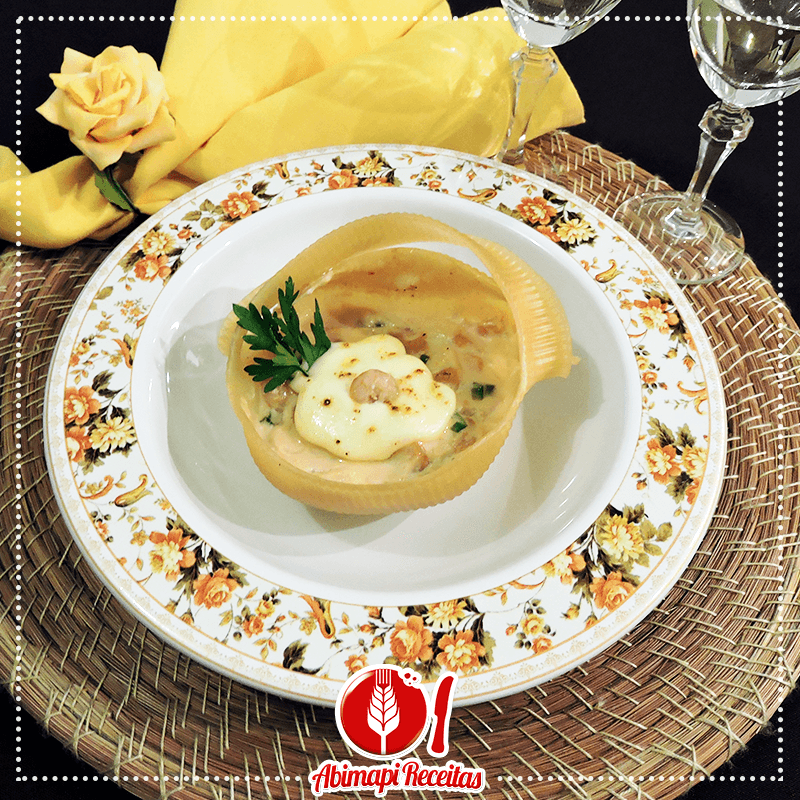 Casquinha de Macarrão ao Creme de Palmito e Camarão