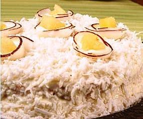 Torta Especial de Abacaxi com Mousse de Coco