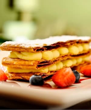 Mil-Folhas de Baunilha com Frutas Vermelhas