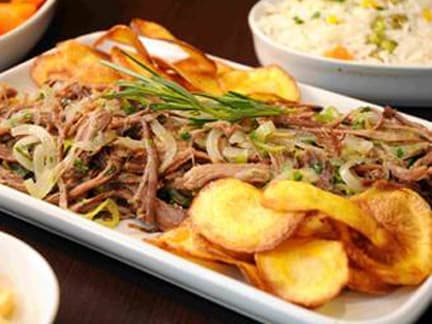 Costela de Boi Desfiada Puxada na Manteiga de Garrafa