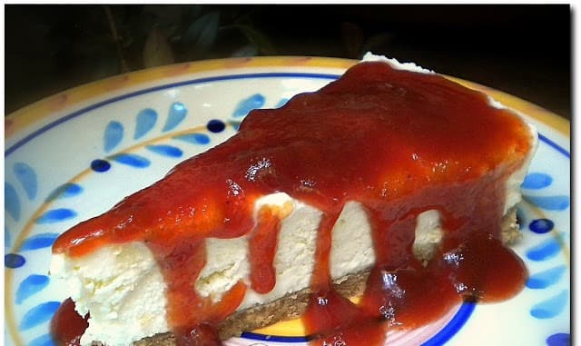 Torta de Sorvete de Cheesecake com Calda de Goiabada