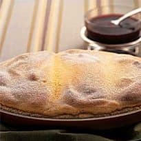 Suflê austríaco com calda gelada de framboesa