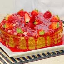 Torta Crocante de Queijo com Geléia de Morango