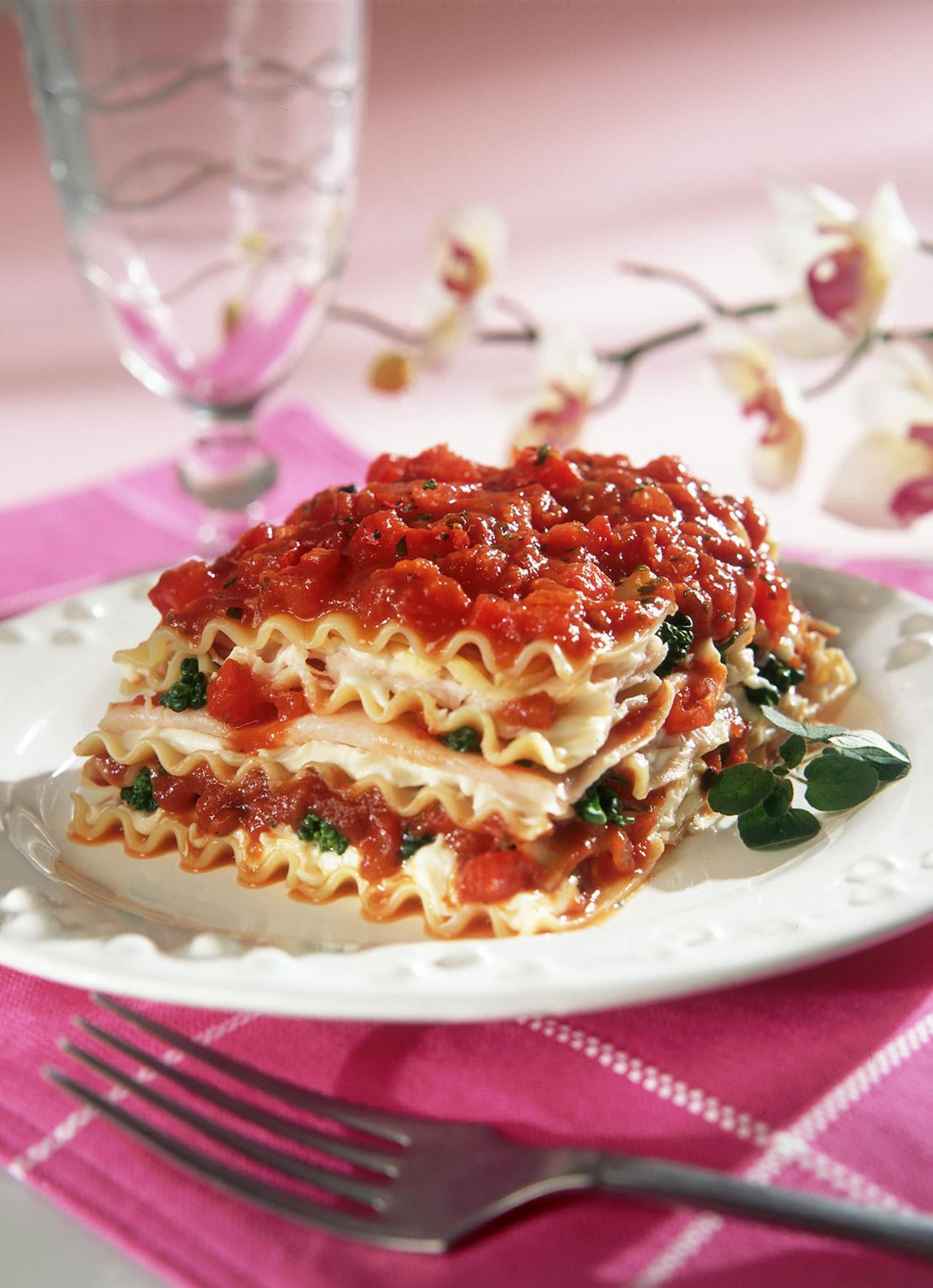 Lasanha ao Molho de Brócolis com Peito de Peru