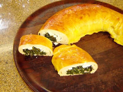 Pão recheado com espinafre ricota e peito de peru