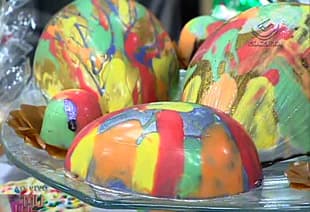 Ovo Surpresa Colorida de Tapioca com Doce de Leite