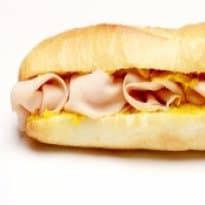 Sanduíche de peito de peru, purê de maçã e curry