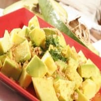 Salada de Abacate com Amendoins