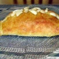 Folhado de queijo brie com cebola e maçã caramelizadas