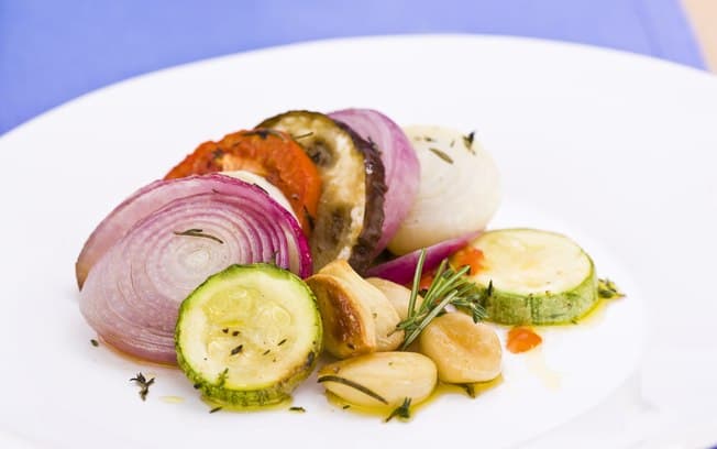 Legumes ao forno ao perfume de ervas finas light