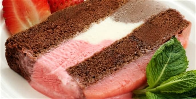 Bolo de Chocolate com Cobertura de Bicho de Pé