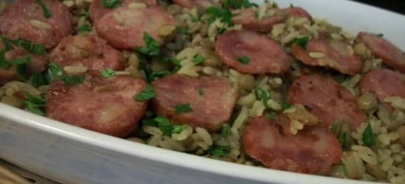 Arroz com lentilha e calabresa