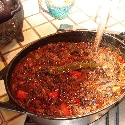 Chilli com carne e linguiça