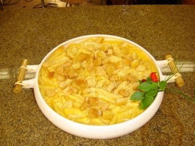 Penne com queijo cheddar
