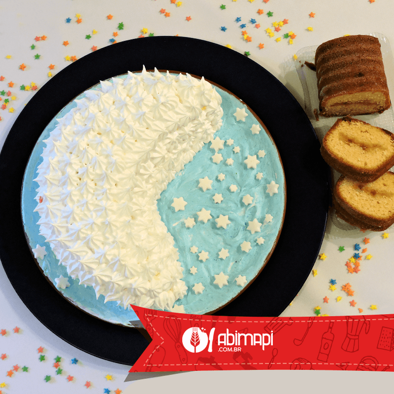 Bolo Meia Lua com Frutas Cristalizadas