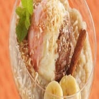 Creme de banana com coco e sorvete