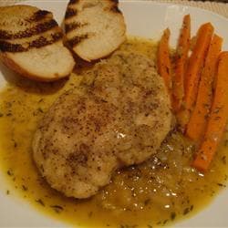 Peitos de frango com molho de legumes