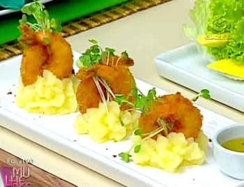 Camarão rosa crocante com molho sarmoniglio