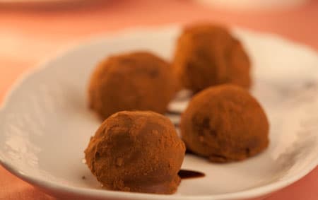 Trufas de chocolate e karo com leite