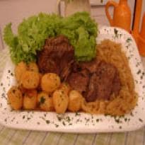 Carne assada com cerveja na pressão