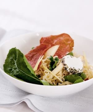 Miojo Mix com Chèvre, Rúcula, Gengibre, Maçã