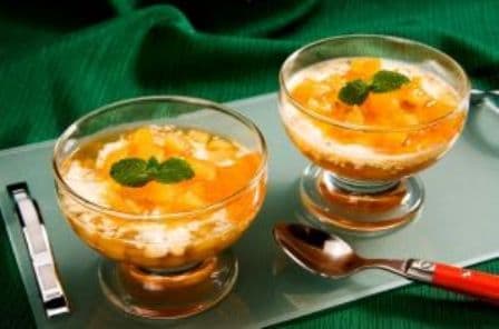 Gelatina de Abacaxi com Cottage