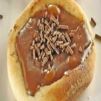 Esfiha de brigadeiro