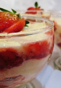 Pavê de Morango com Beijinho