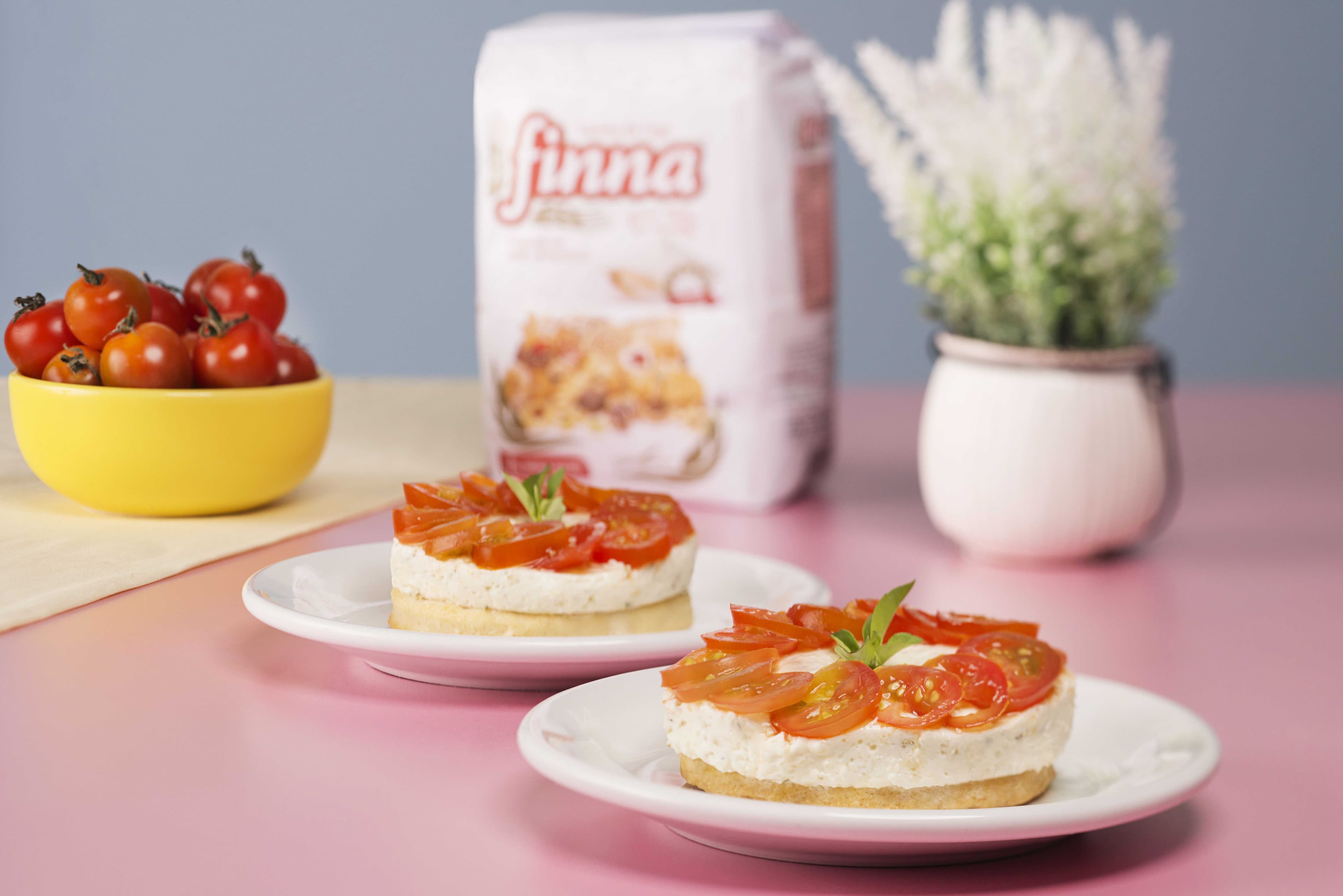 Cheesecake de Manjericão com Tomatinhos