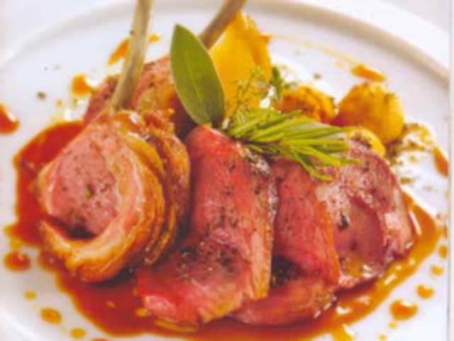 Cabrito com ervas frescas do Mediterrâneo