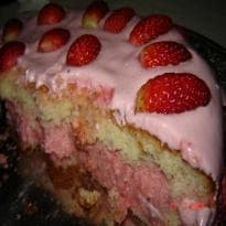 Bolo com Mousse de Morango