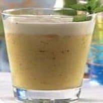 Bebida de abacaxi com banana