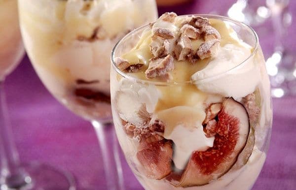 Taça Inesquecível de Frutas