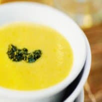 Sopa de Milho com Pesto