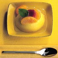 Pudim de Milho com Frutas em Calda