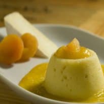 Petit Gâteau Feito de Queijo Brie