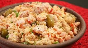 Farofa de Ovo e Linguiça