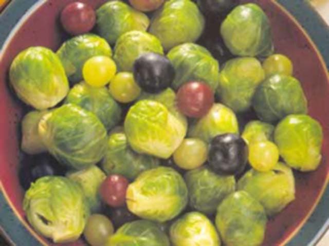 Couve de Bruxelas com Uvas