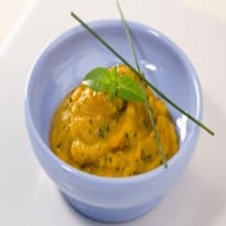 Purê de cenoura com leite e hortelã