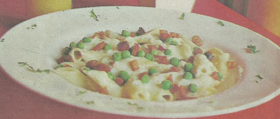 Penne Cremoso com Ervilhas e Bacon