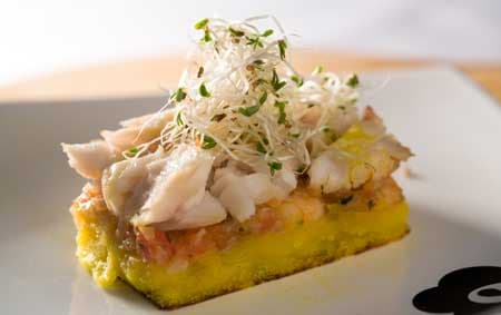 Bacalhau com mandioquinha e camarão