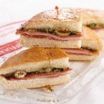 Sanduíche com Pasta de Peru