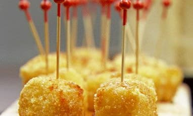 Queijo manchego frito com mel