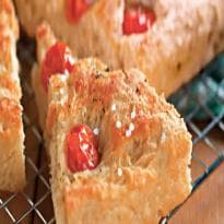 Foccacia de batata com tomate