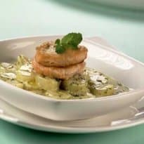 Medalhão de salmão com batatas cremosas