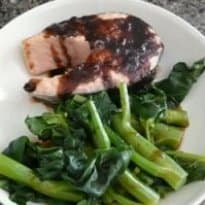 Filés de salmão com molho balsâmico